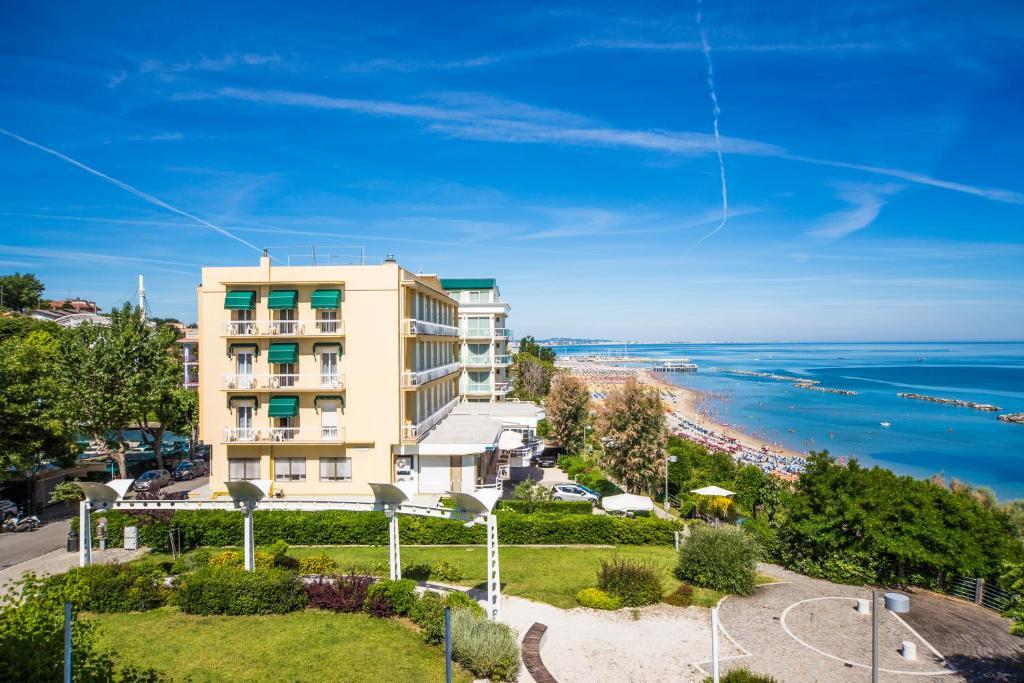 Hotel Adler Gabicce Mare Ngoại thất bức ảnh
