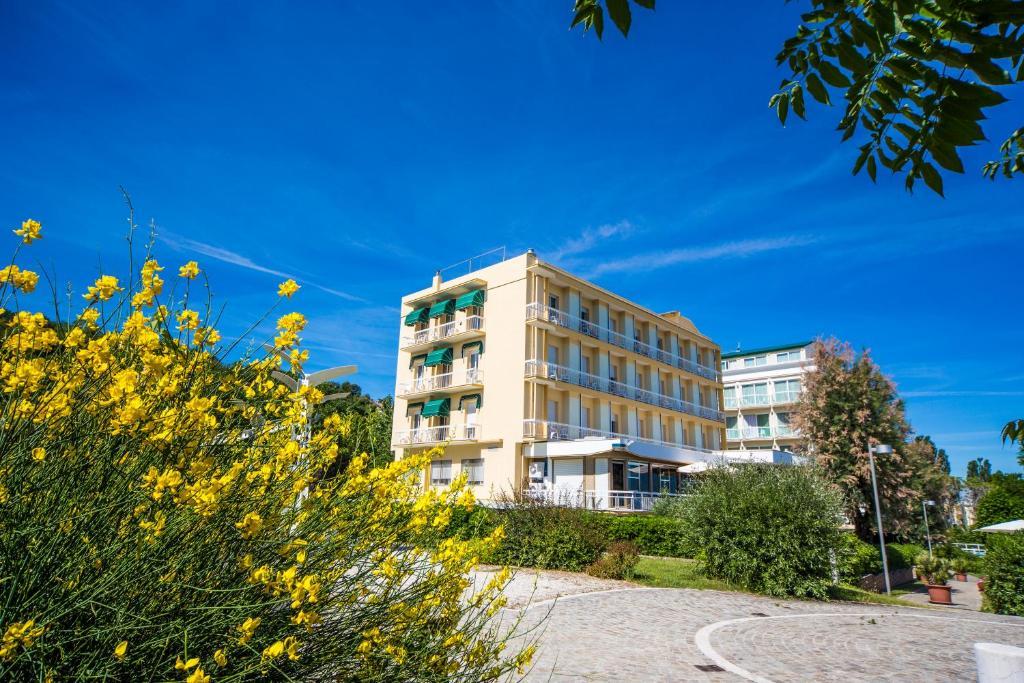 Hotel Adler Gabicce Mare Ngoại thất bức ảnh