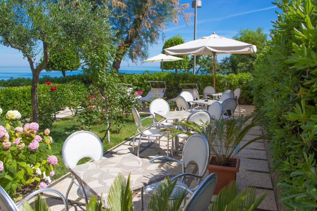 Hotel Adler Gabicce Mare Ngoại thất bức ảnh
