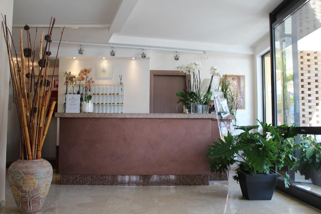 Hotel Adler Gabicce Mare Ngoại thất bức ảnh